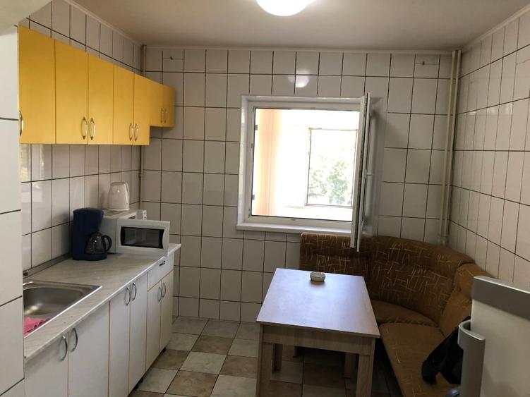 Apartament cu 2 camere decomandat, mobilat în Apărătorii Patriei