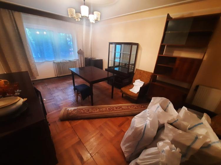 Apartament cu 3 camere decomandat în Oancea