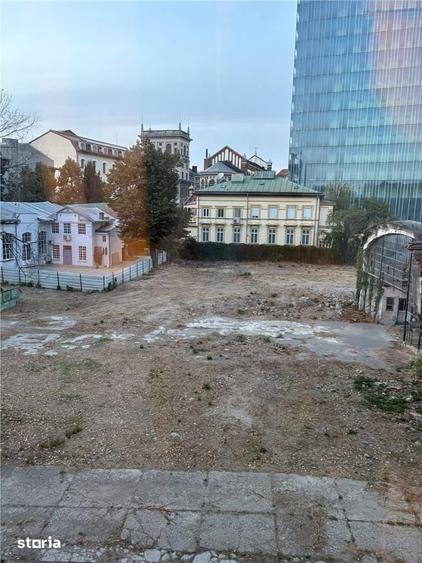 Apartament cu 3 camere decomandat în Victoriei