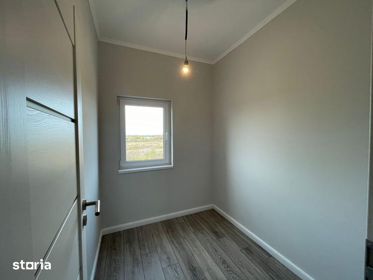 Casă cu 4 camere cu Teren 275 Mp în Remetea Mare
