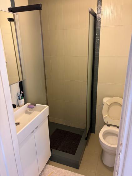 Apartament cu 3 camere semidecomandat în Cotroceni