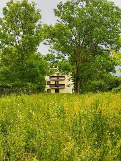 Casă individuală cu 10 camere cu Teren 4914 Mp în Breaza de Jos