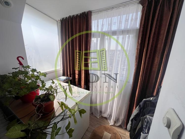 Apartament cu 2 camere semidecomandat în Craiovița Nouă