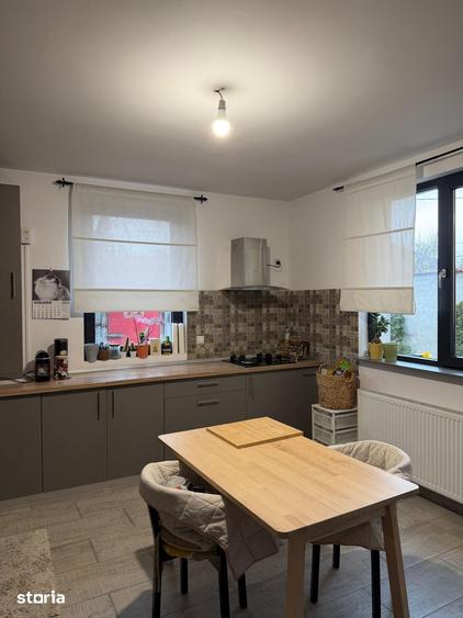 Casă cu 5 camere cu Teren 260 Mp în Bucureștii Noi