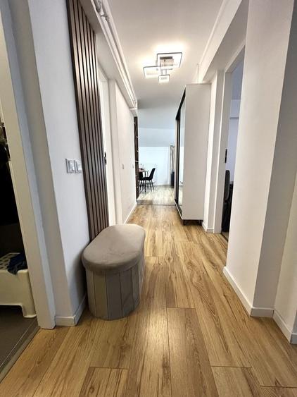 Apartament cu 3 camere în Mihai Bravu