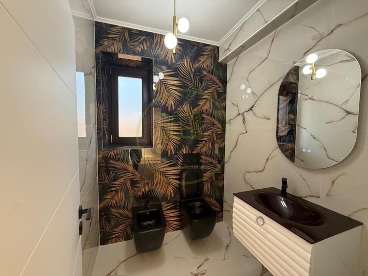 Casă individuală cu 4 camere cu Piscina în Bariera Vâlcii