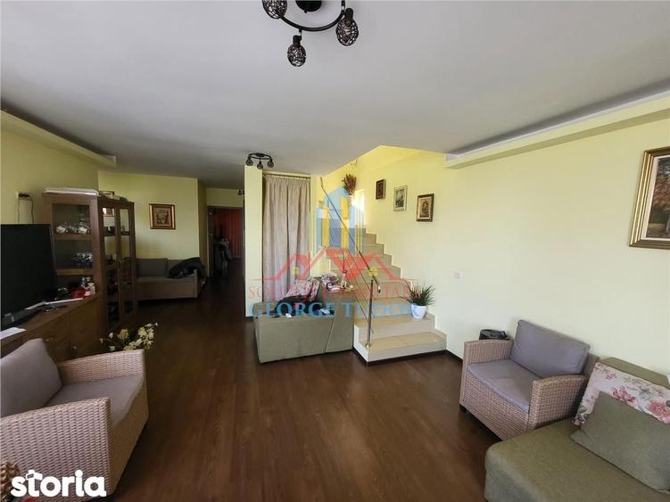 Casă cu 5 camere cu Teren 1387 Mp în Central