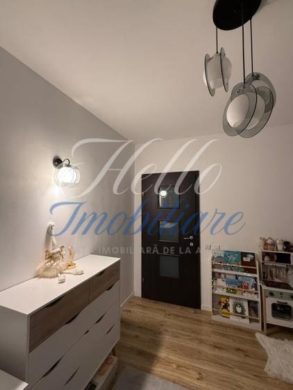 Apartament cu 3 camere semidecomandat în Florești