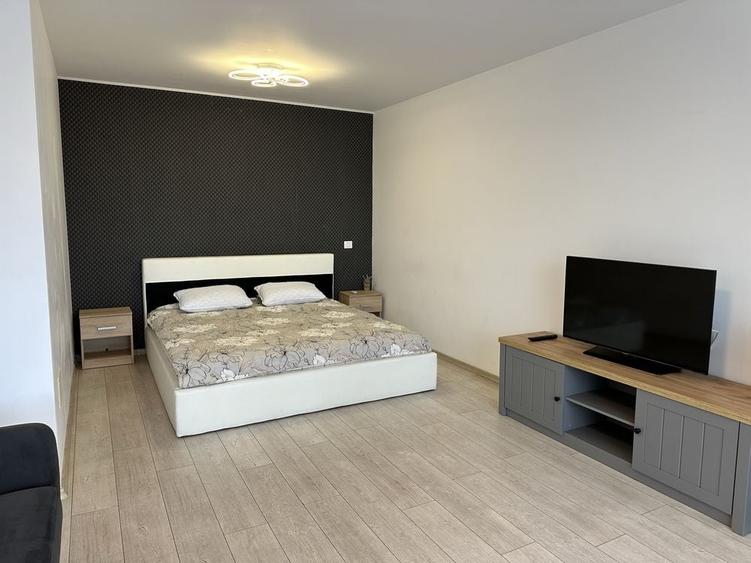 Apartament cu 2 camere nedecomandat în Tractorul