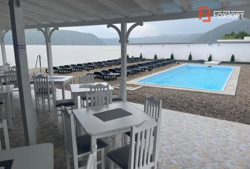 Hotel/Pensiune, de 700 mp, în Eșelnița
