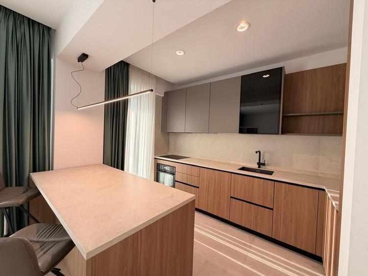 Apartament cu 3 camere decomandat, mobilat în Iancu Nicolae