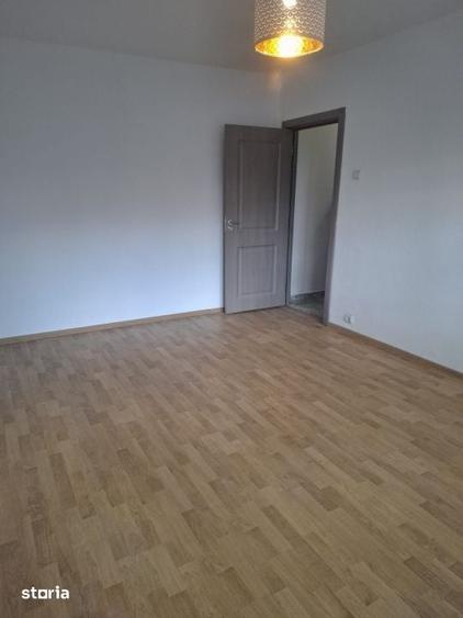 Apartament cu 2 camere semidecomandat în Malu Roșu