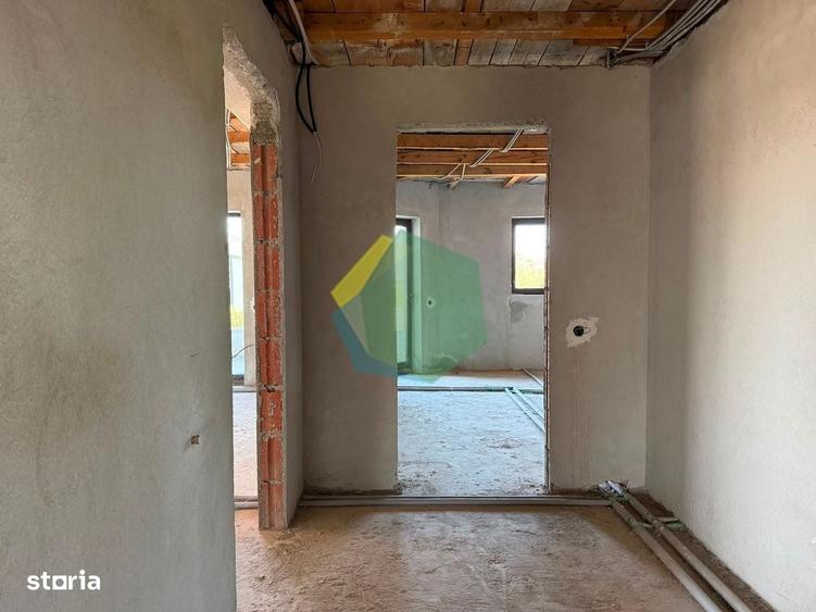 Casă cu 4 camere în Balotești