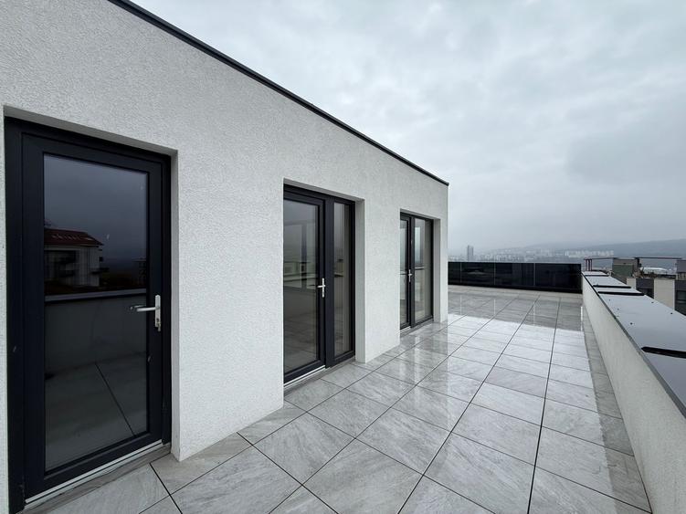 Duplex cu 5 camere cu Canalizare în Grigorescu