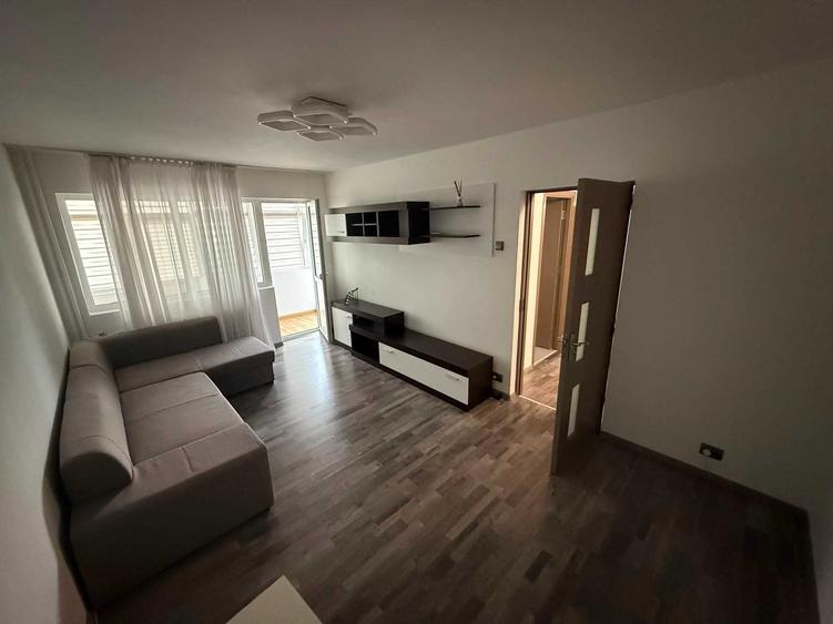 Apartament cu 2 camere decomandat în Vest