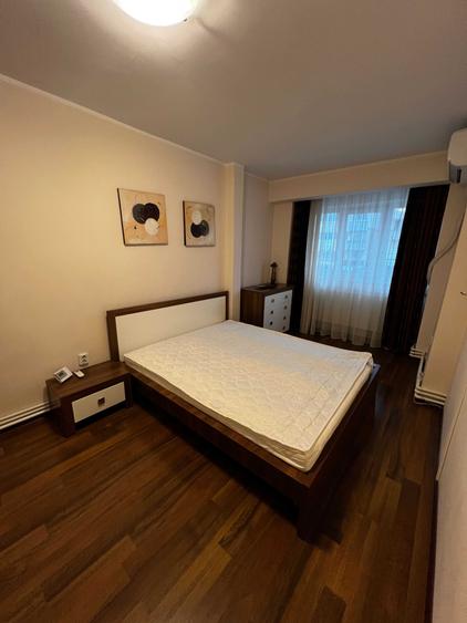 Apartament cu 3 camere decomandat în Exterior Vest
