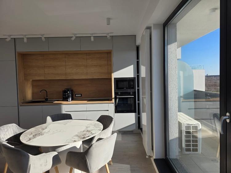 Apartament cu 2 camere semidecomandat, mobilat în Pipera