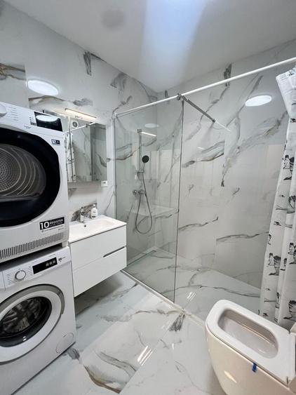 Apartament cu 2 camere semidecomandat, mobilat în Florești