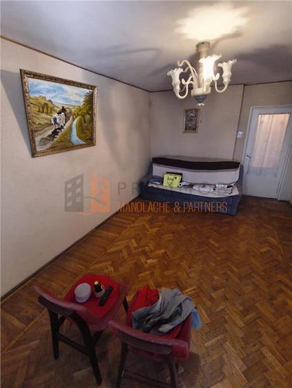 Apartament cu 3 camere decomandat în Micro 3