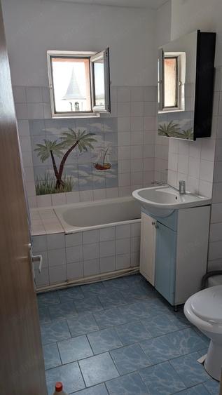 Apartament cu 3 camere decomandat în Vest