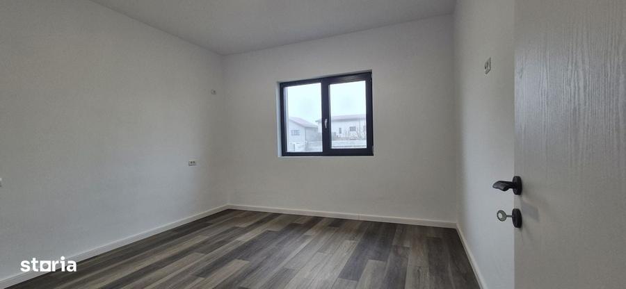 Casă cu 4 camere în Domnești