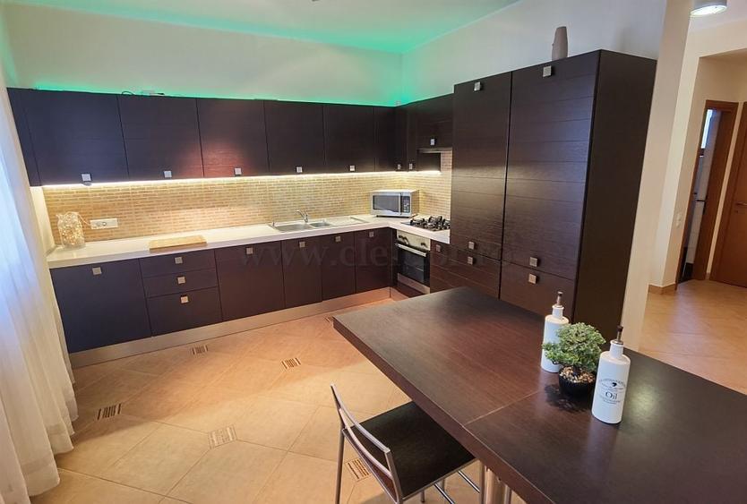 Casă individuală cu 6 camere cu Piscina în Pipera