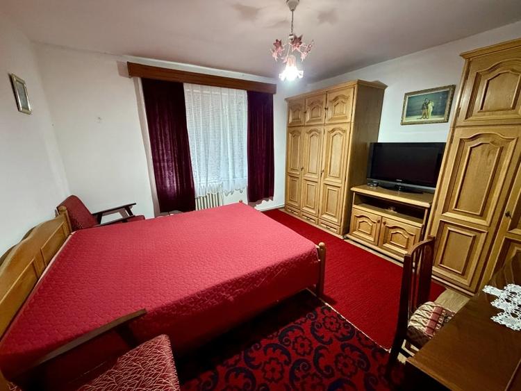 Casă individuală cu 3 camere cu Canalizare în Cetate