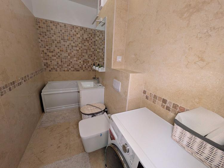 Inchiriez Apartament 55mp + Parcare Subterana. Copou (Royal Town) - 2
