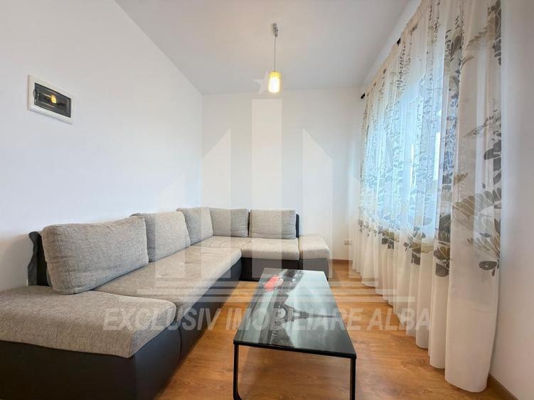 Apartament cu 3 camere, mobilat în Cetate