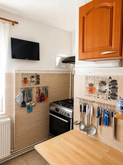 Apartament cu 3 camere semidecomandat în Central