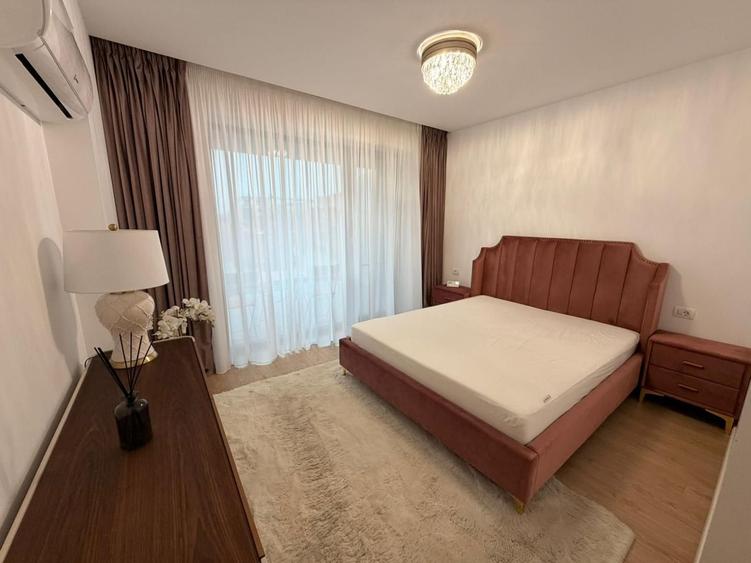 Apartament cu 4 camere decomandat, mobilat în Iancu Nicolae
