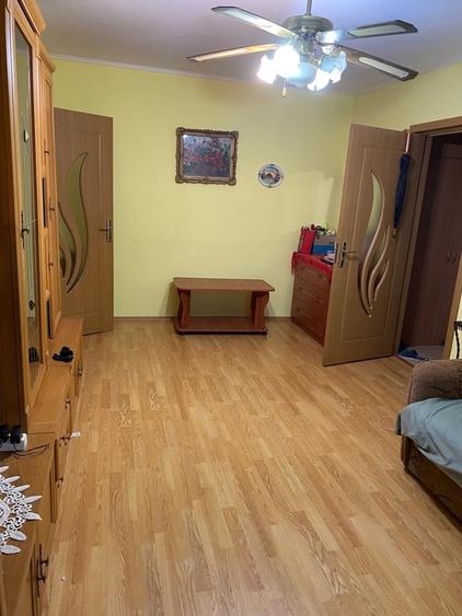 Apartament cu 2 camere semidecomandat în Iancului