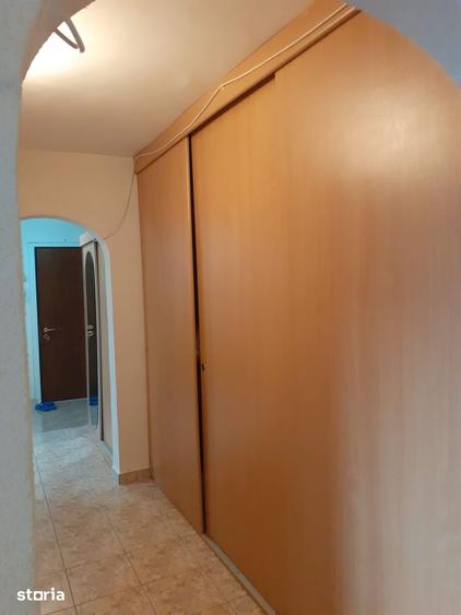 Apartament cu 3 camere în Rahova
