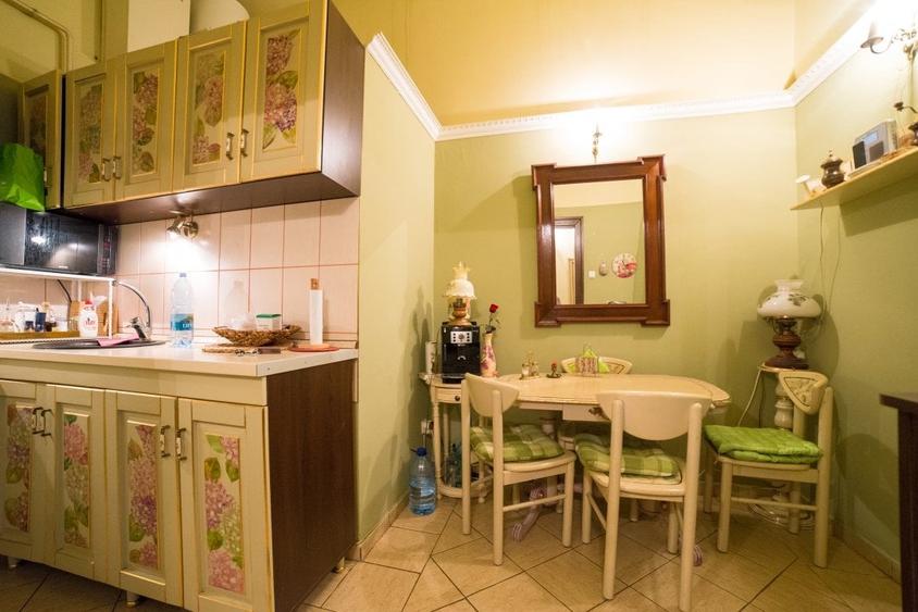 Apartament cu 3 camere decomandat, mobilat în Central