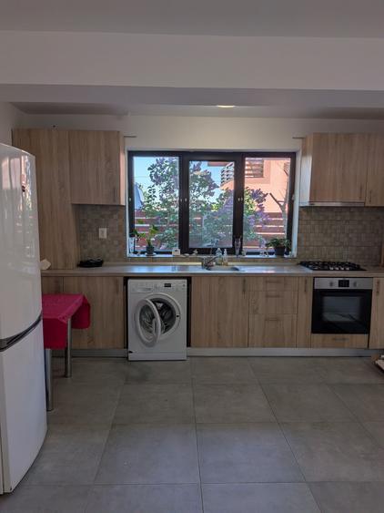 Casă cu 3 camere în Berceni