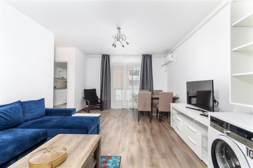 Apartament cu 3 camere semidecomandat, mobilat în Bună Ziua