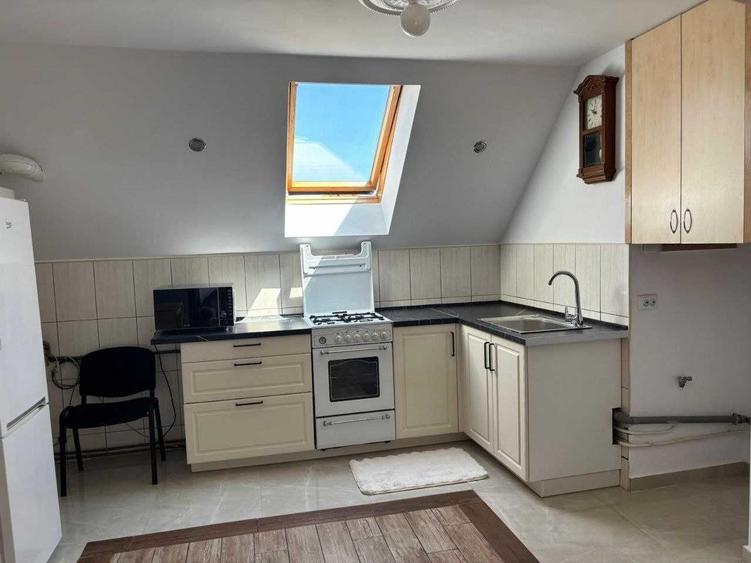 Apartament cu 3 camere decomandat în Între Lacuri