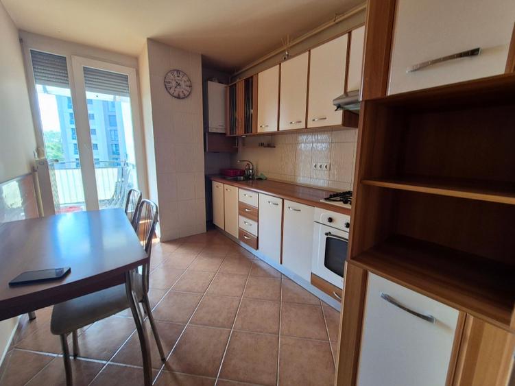 Apartament cu 2 camere decomandat în Aradului