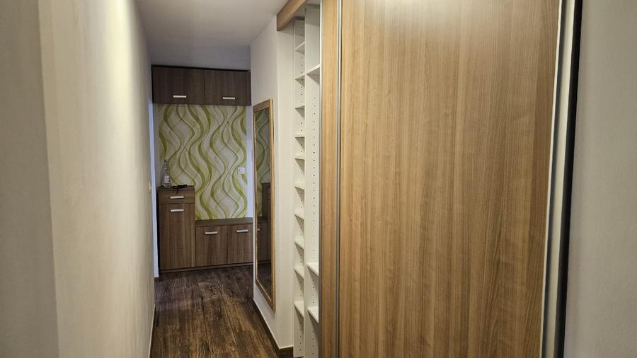 Apartament cu 3 camere decomandat în Dâmbu Pietros