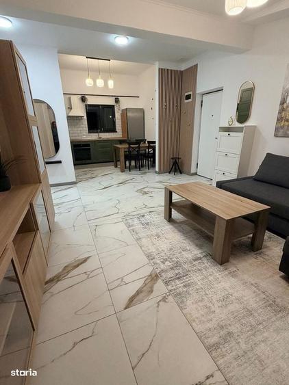 Apartament cu 3 camere decomandat în Exterior Vest