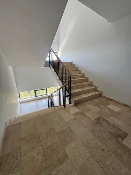 Apartament cu 3 camere semidecomandat în Drumul Taberei