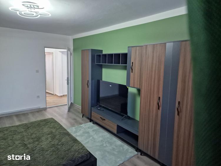 Apartament cu 2 camere decomandat, mobilat în Aradului
