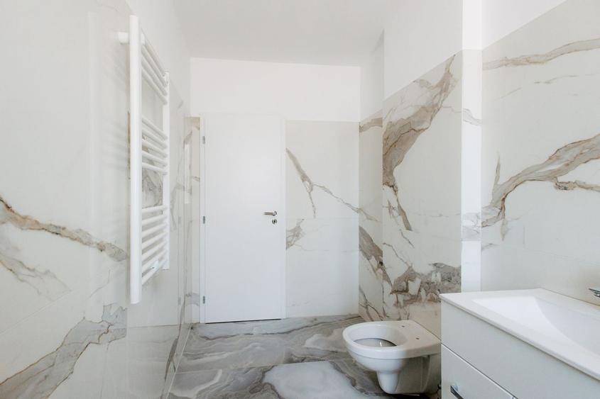 Penthouse cu 3 camere decomandat în Aradului