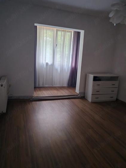 Apartament cu 4 camere decomandat în 1 Mai
