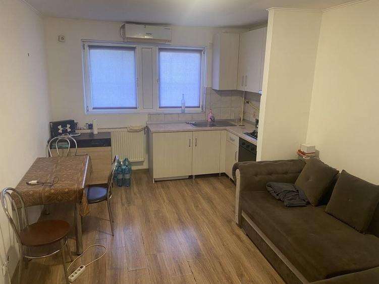 Apartament cu 3 camere decomandat în Sud