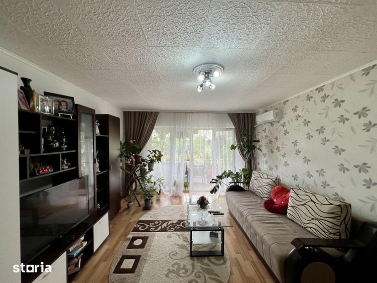 Apartament cu 4 camere decomandat în Giroc