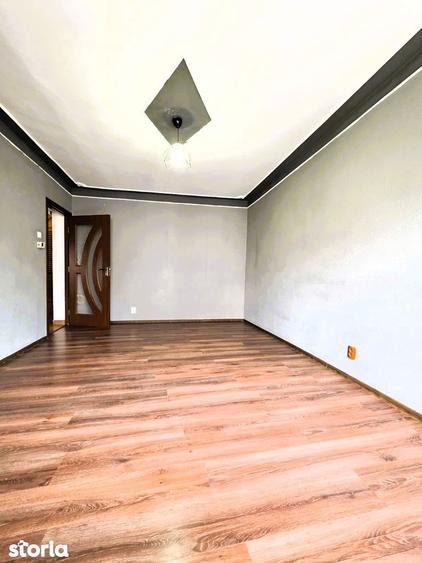 Apartament cu 2 camere decomandat în Podul de Fier