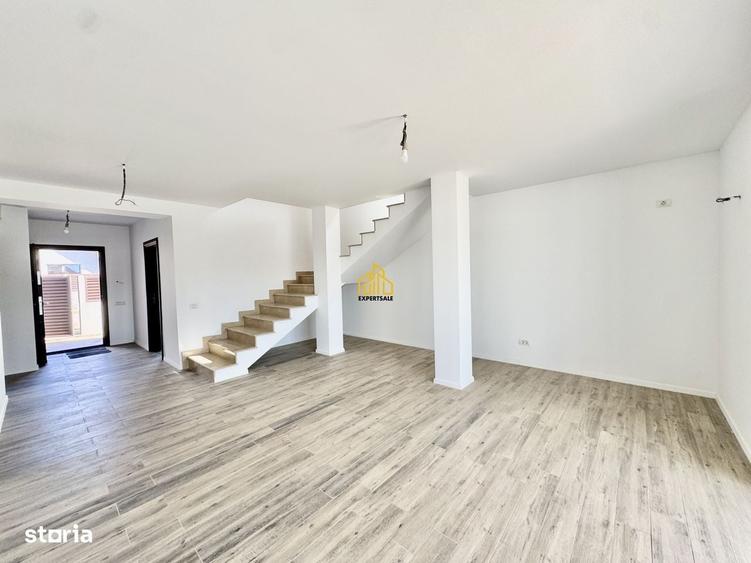 Casă cu 4 camere cu Teren 408 Mp în Domnești