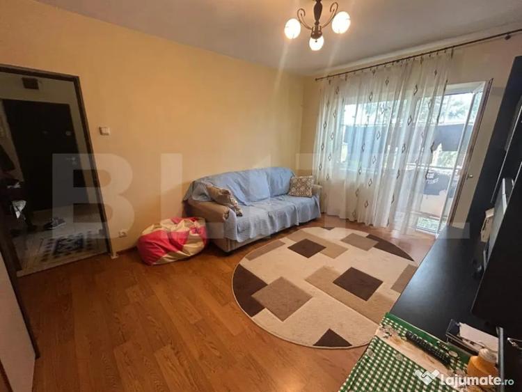 Apartament cu 2 camere semidecomandat în Micro 9