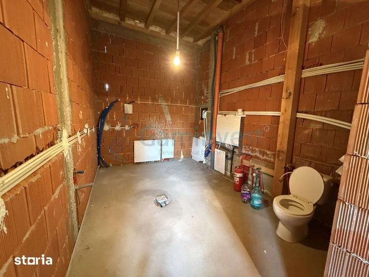 Casă cu 6 camere cu Teren 300 Mp în Sânmartin